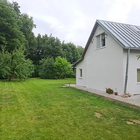 Apartment Cozy Small House With Spacious Backyard